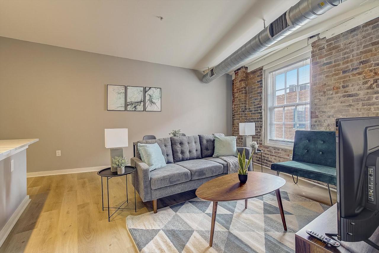 شقة Frontdesk I Carriage Wheel Lofts Apts فيلادلفيا الغرفة الصورة